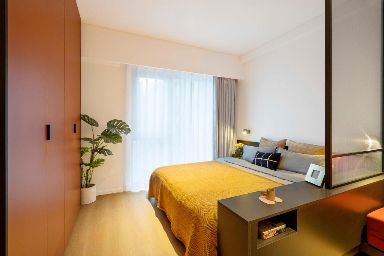 Base-Beijing Wangfujing Serviced Apartment- In Hutong &Bike Rental &Close To Forbidden City, Tian'Anmen Square &Subway Nearby &Free Coffee &Washing Machine,Kitchen &Restaurant Discount &English Speaking &High Speed Free Wifi Exteriör bild Bedroom