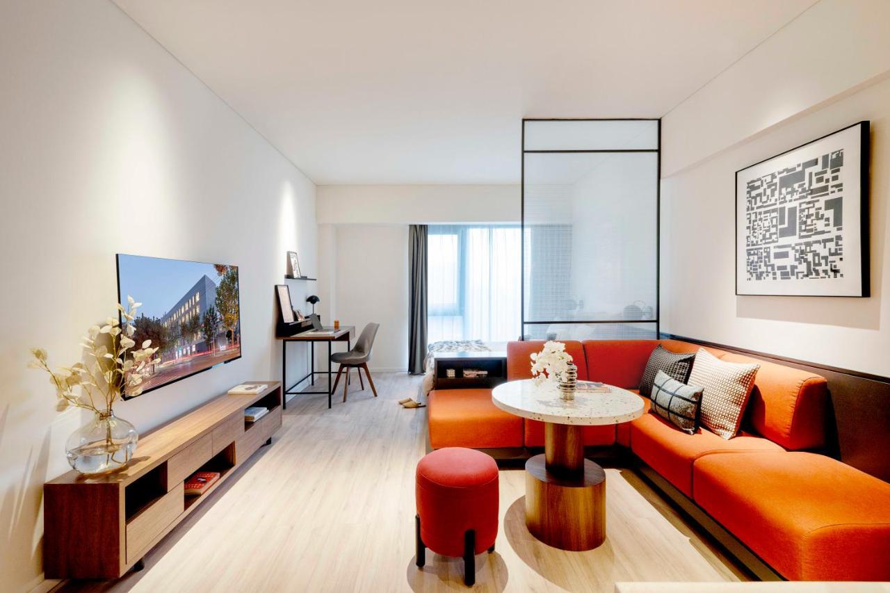 Base-Beijing Wangfujing Serviced Apartment- In Hutong &Bike Rental &Close To Forbidden City, Tian'Anmen Square &Subway Nearby &Free Coffee &Washing Machine,Kitchen &Restaurant Discount &English Speaking &High Speed Free Wifi Exteriör bild