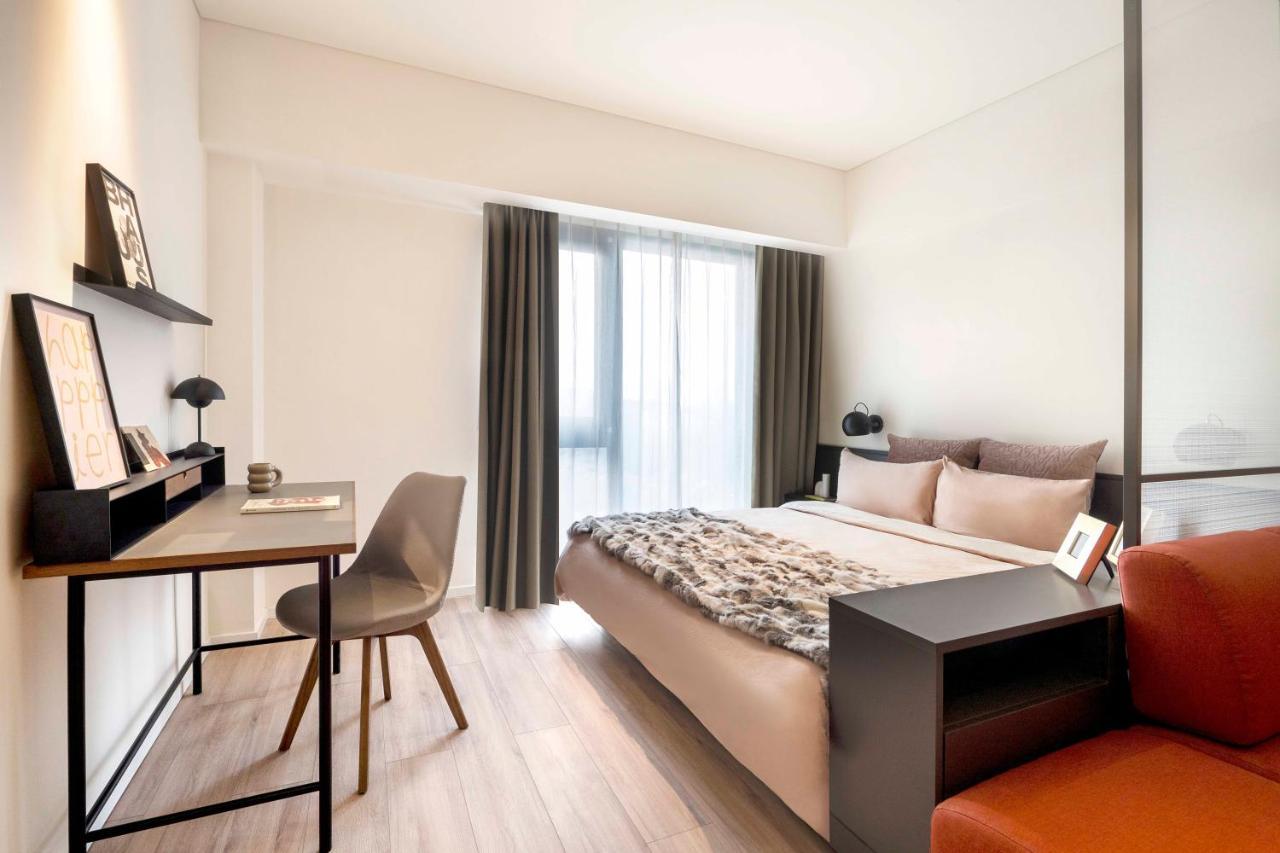 Base-Beijing Wangfujing Serviced Apartment- In Hutong &Bike Rental &Close To Forbidden City, Tian'Anmen Square &Subway Nearby &Free Coffee &Washing Machine,Kitchen &Restaurant Discount &English Speaking &High Speed Free Wifi Exteriör bild Bedroom