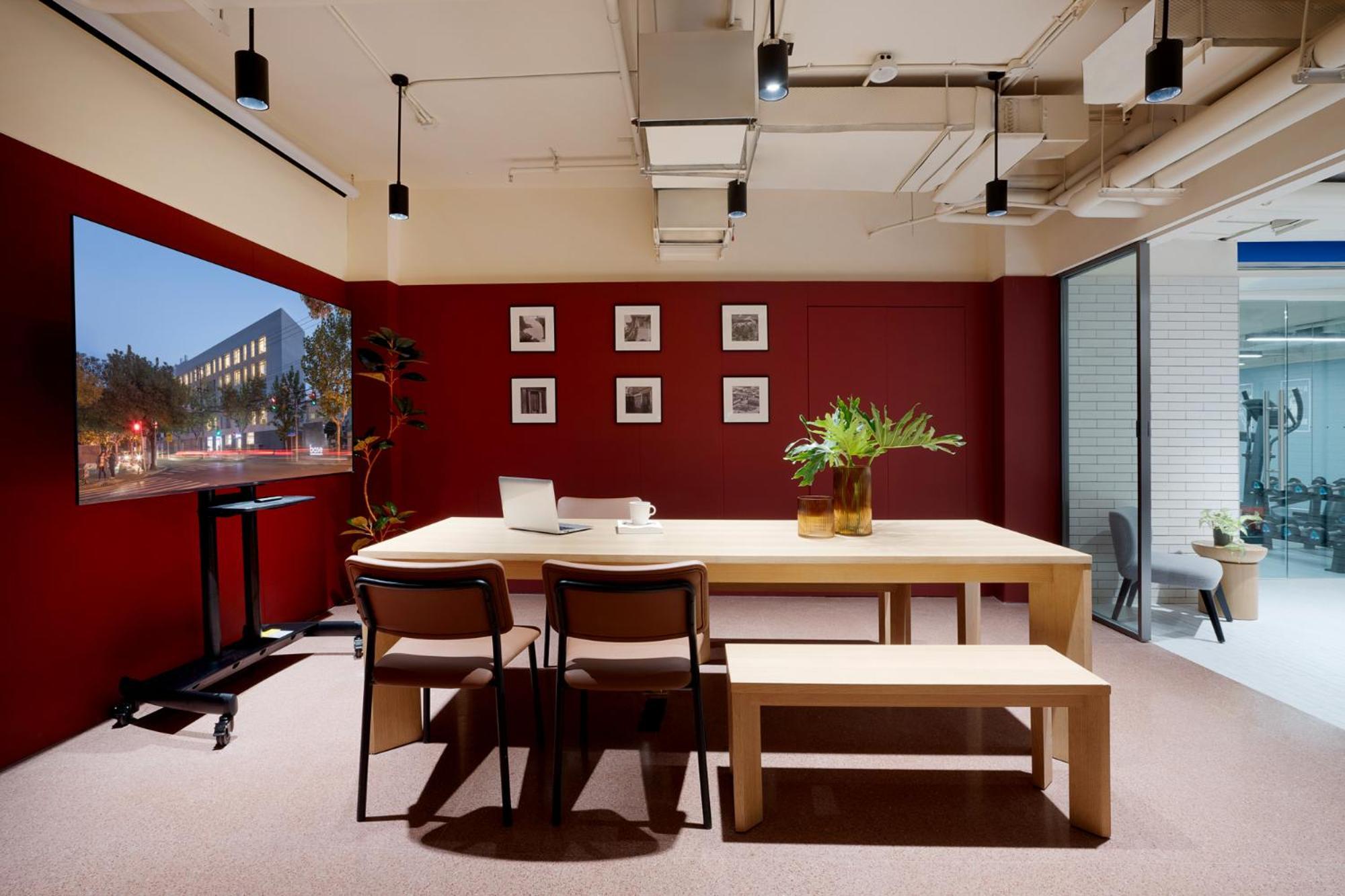 Base-Beijing Wangfujing Serviced Apartment- In Hutong &Bike Rental &Close To Forbidden City, Tian'Anmen Square &Subway Nearby &Free Coffee &Washing Machine,Kitchen &Restaurant Discount &English Speaking &High Speed Free Wifi Exteriör bild The interior of the library