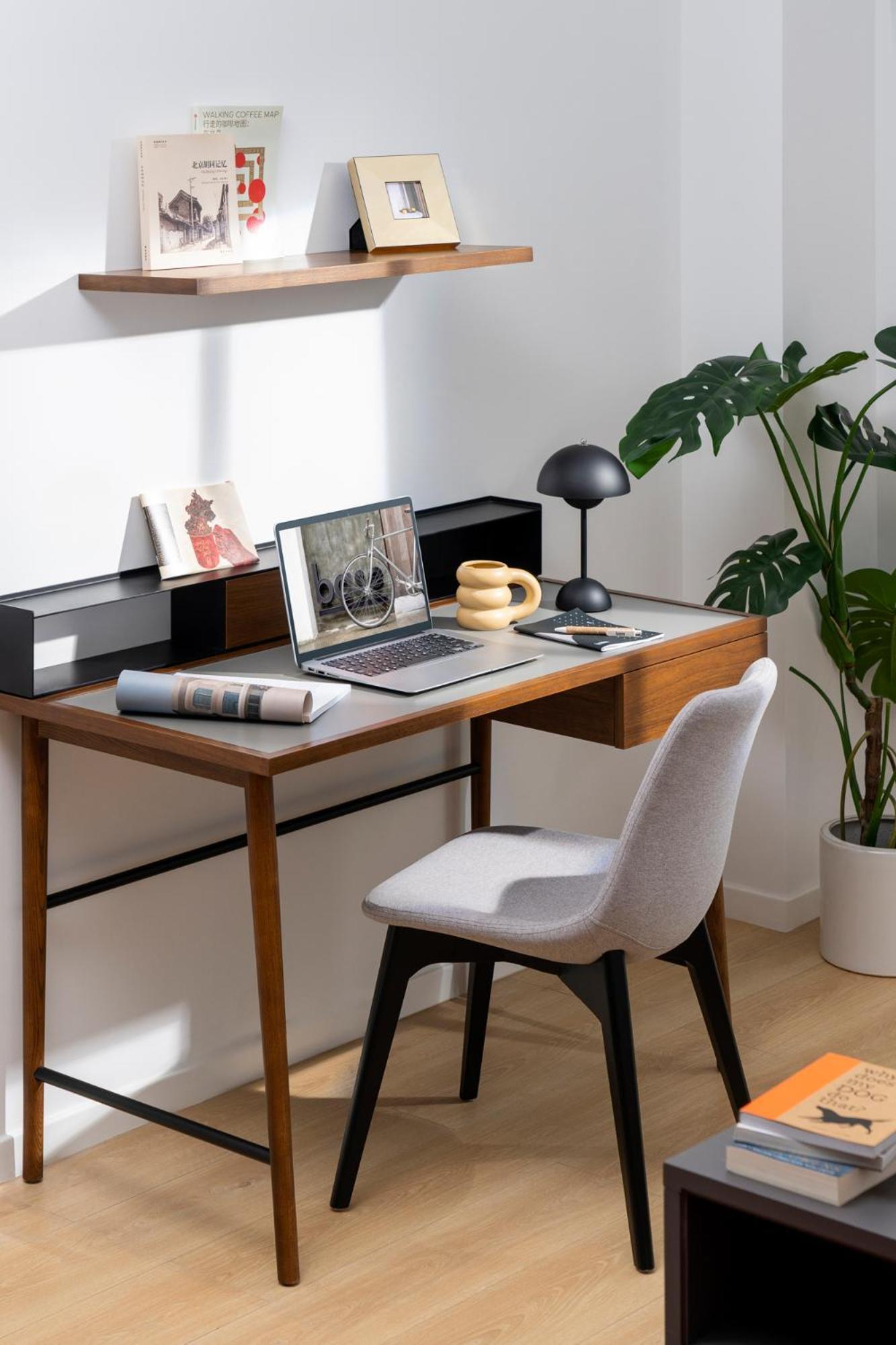Base-Beijing Wangfujing Serviced Apartment- In Hutong &Bike Rental &Close To Forbidden City, Tian'Anmen Square &Subway Nearby &Free Coffee &Washing Machine,Kitchen &Restaurant Discount &English Speaking &High Speed Free Wifi Exteriör bild A home office
