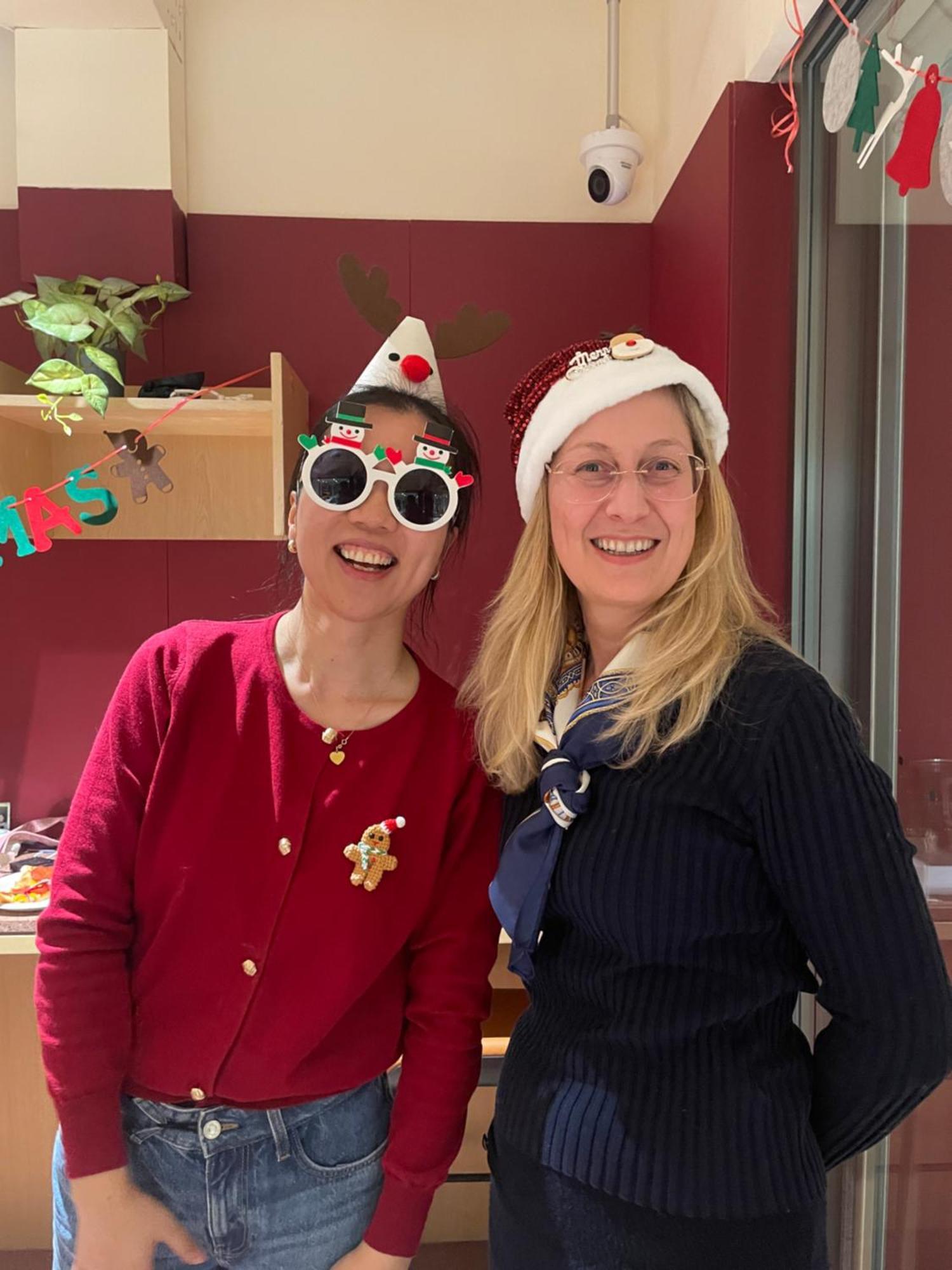 Base-Beijing Wangfujing Serviced Apartment- In Hutong &Bike Rental &Close To Forbidden City, Tian'Anmen Square &Subway Nearby &Free Coffee &Washing Machine,Kitchen &Restaurant Discount &English Speaking &High Speed Free Wifi Exteriör bild The 2019 winners of the prize, Anna-Lena Kraas and Sarah Teichmann