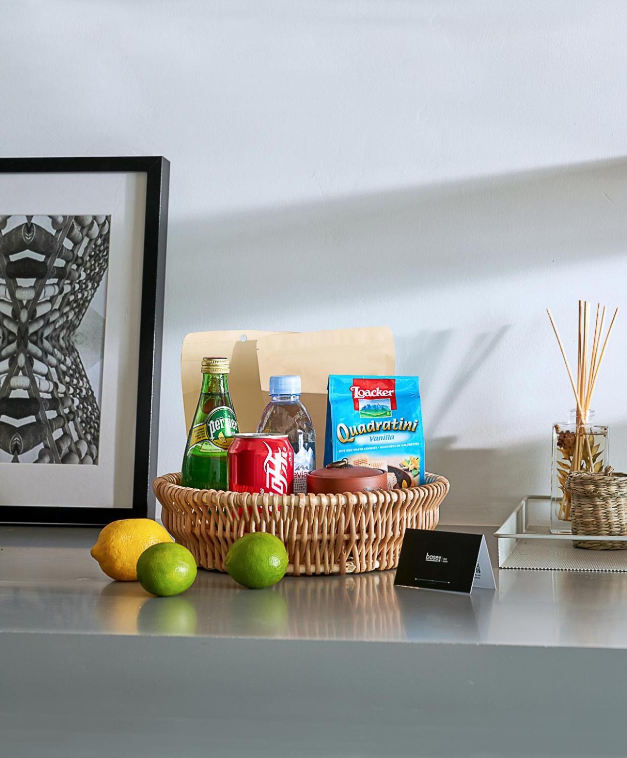 Base-Beijing Wangfujing Serviced Apartment- In Hutong &Bike Rental &Close To Forbidden City, Tian'Anmen Square &Subway Nearby &Free Coffee &Washing Machine,Kitchen &Restaurant Discount &English Speaking &High Speed Free Wifi Exteriör bild